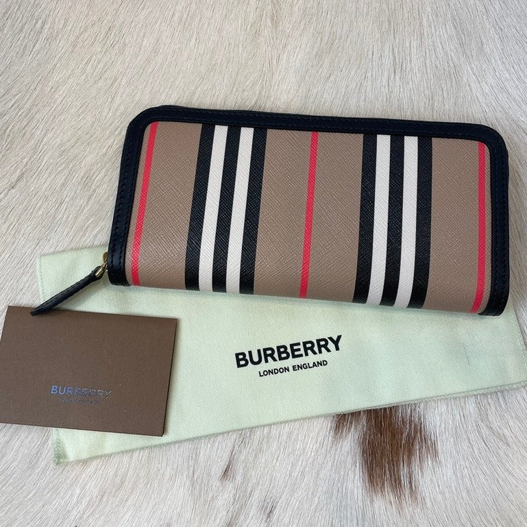 Burberry Long Wallet Black, Brand New | ShopShops