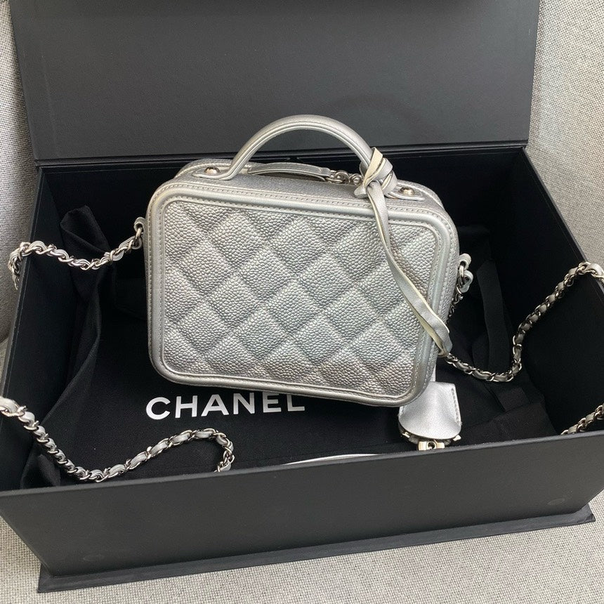 Preloved Chanel Crossbody Bag - ShopShops