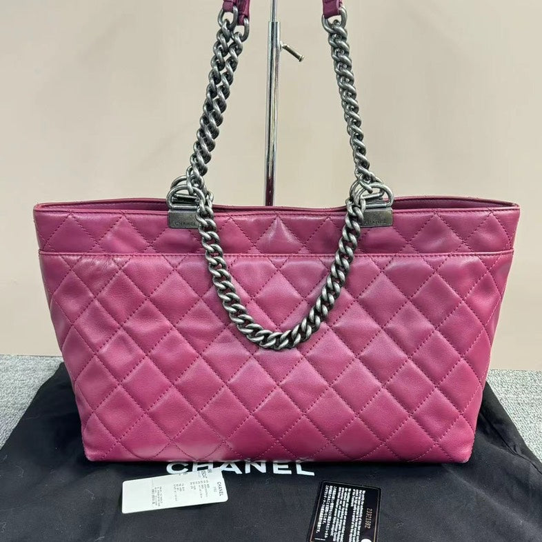Preloved Chanel Tote Bag - ShopShops