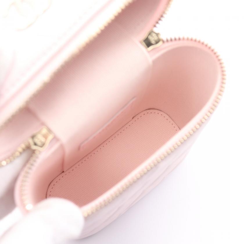 Pre-loved Chanel Matelasse Vanity Shoulder Bag Lambskin Light Pink Gold Hardware 887605 - ShopShops