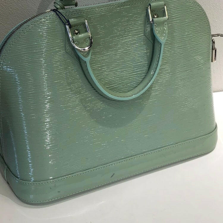 Louis Vuitton Alma EPI Handbag,Green - ShopShops