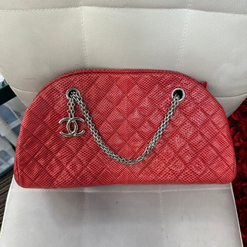 B2-19_Preloved Chanel Lizard Chain Shoulder Bag - ShopShops