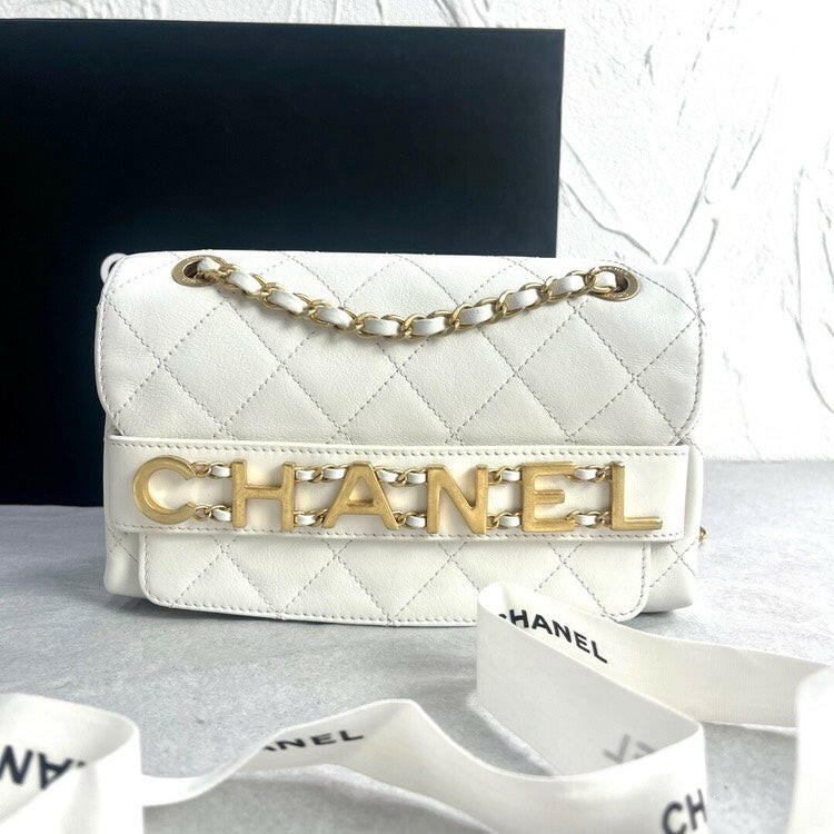 Chanel Bag 042302 - ShopShops